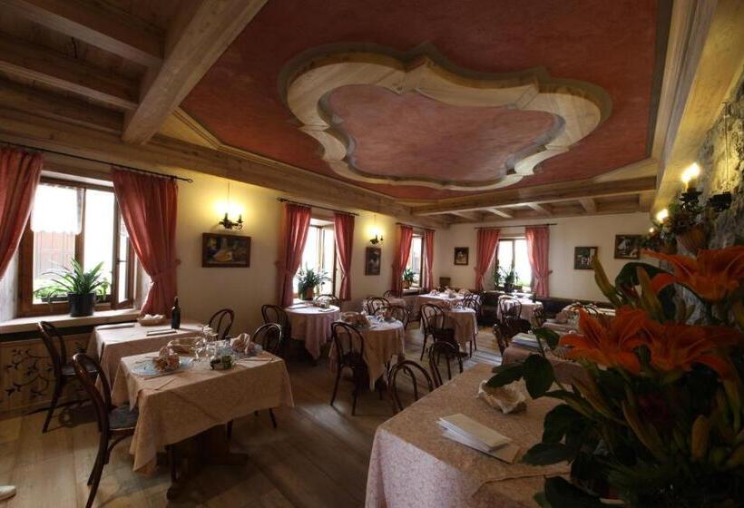 호텔 Albergo Centrale Forni