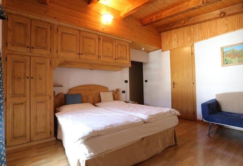 호텔 Albergo Centrale Forni