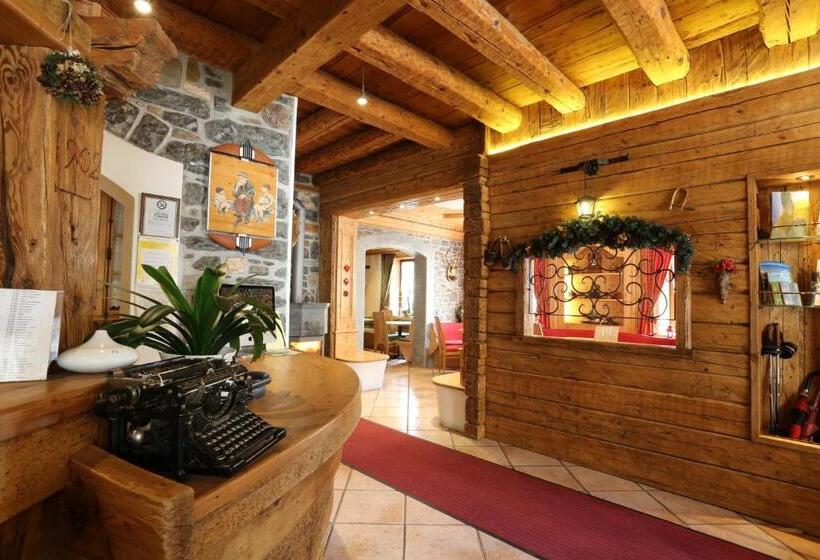 호텔 Albergo Centrale Forni