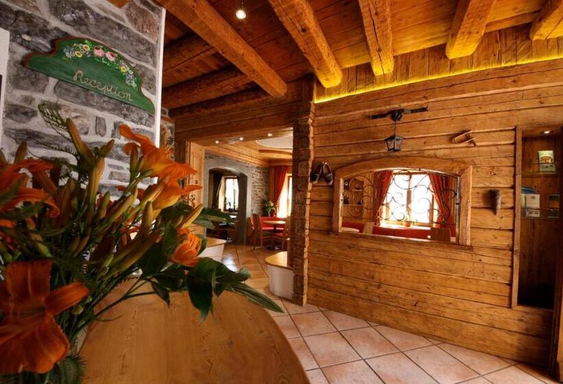 호텔 Albergo Centrale Forni