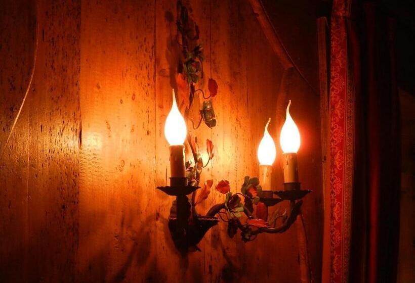 호텔 Albergo Centrale Forni