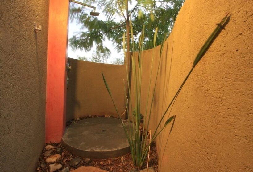 Отель Call Of The Wild Lodge