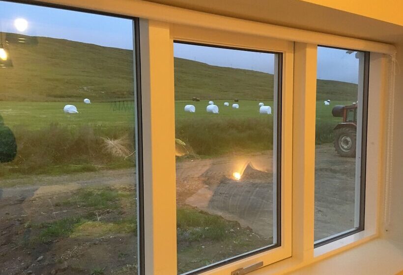 هتل Fljotsbakki Farm