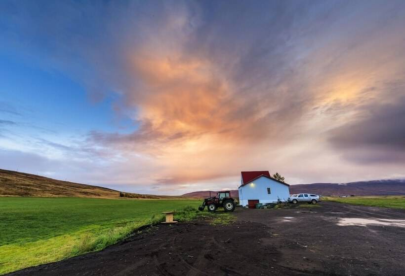 هتل Fljotsbakki Farm