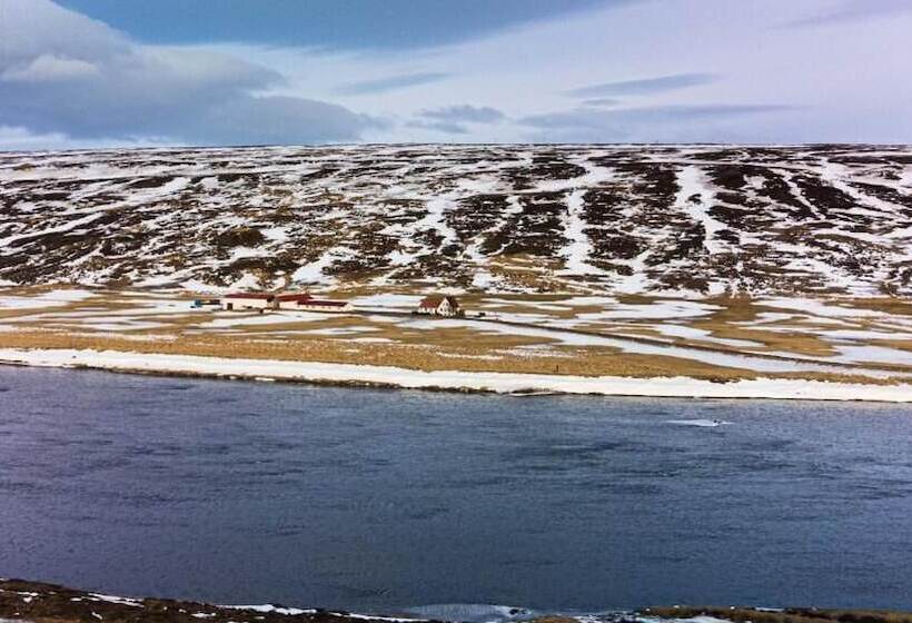 هتل Fljotsbakki Farm