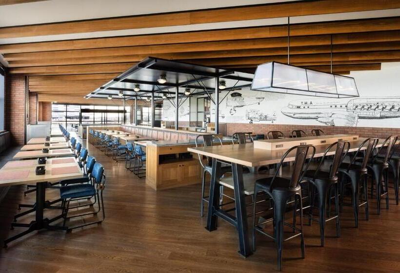 בית מלון כפרי Four Points By Sheraton Nagoya, Chubu International Airport