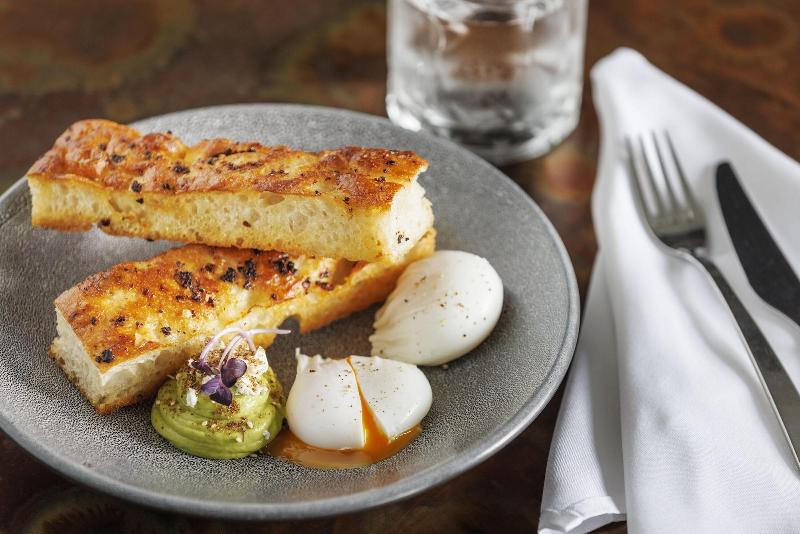 Hidden Lake Hotel & Apartments