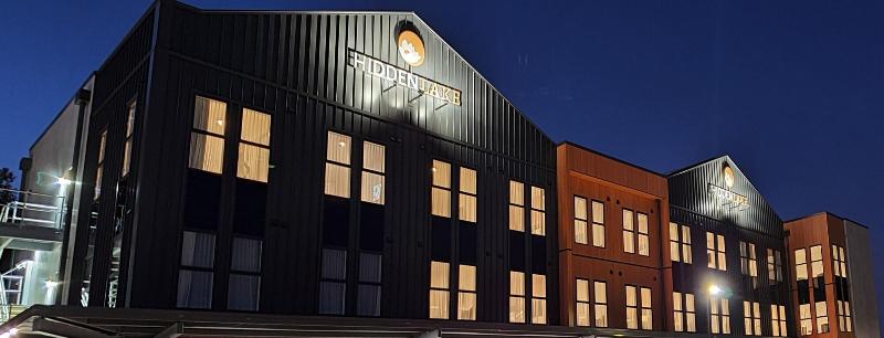 Hidden Lake Hotel & Apartments