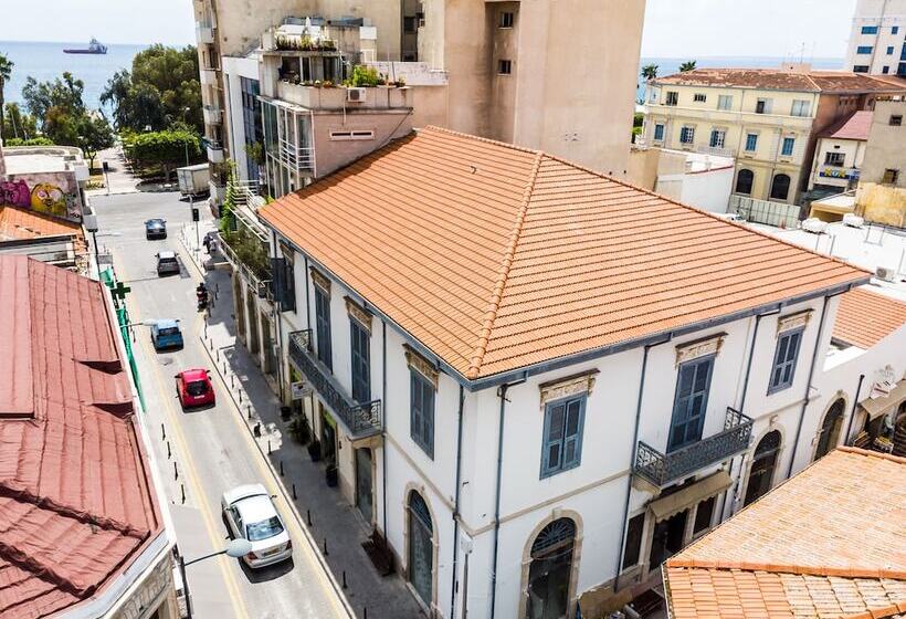 בית מלון כפרי Limassol Old Town Mansion