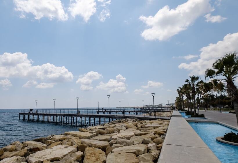 בית מלון כפרי Limassol Old Town Mansion