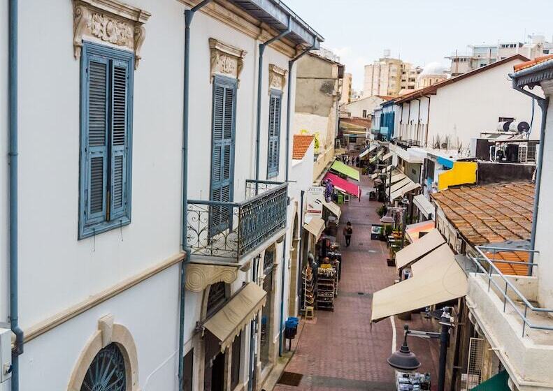 בית מלון כפרי Limassol Old Town Mansion