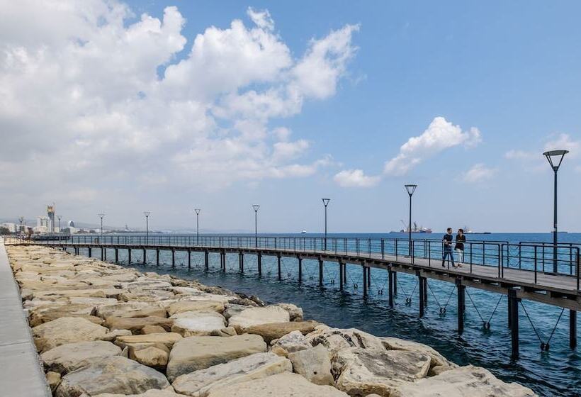 בית מלון כפרי Limassol Old Town Mansion