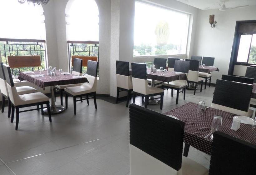 בית מלון כפרי Raj Palace