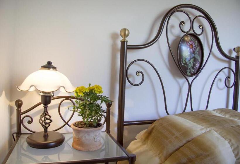 בית מלון כפרי Domus Laetitiae Santa Croce