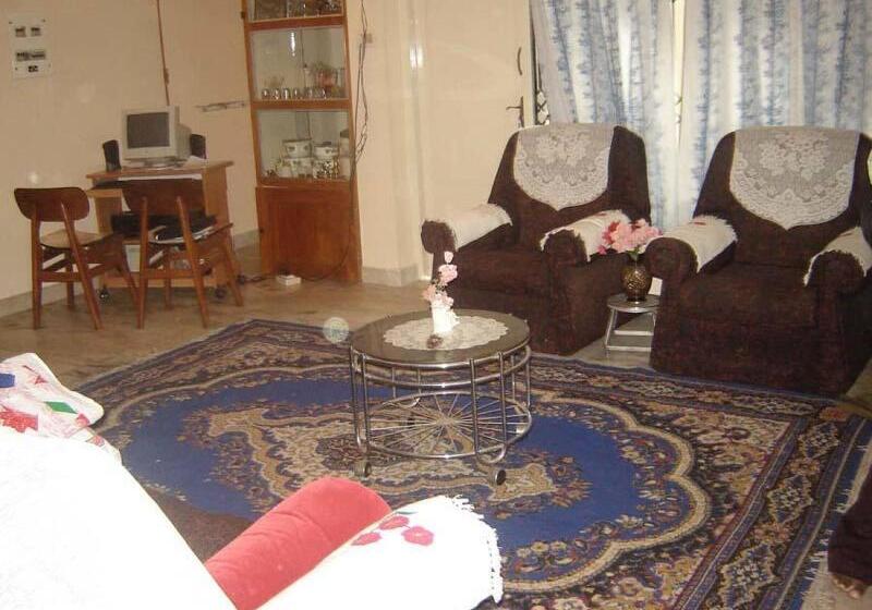 هتل Somasree Homestay