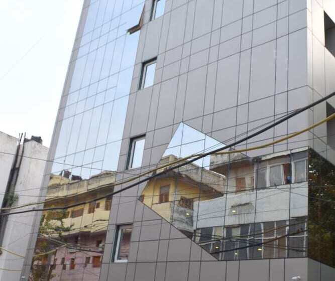 호텔 Tara Palace Daryaganj