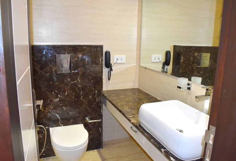 호텔 Tara Palace Daryaganj