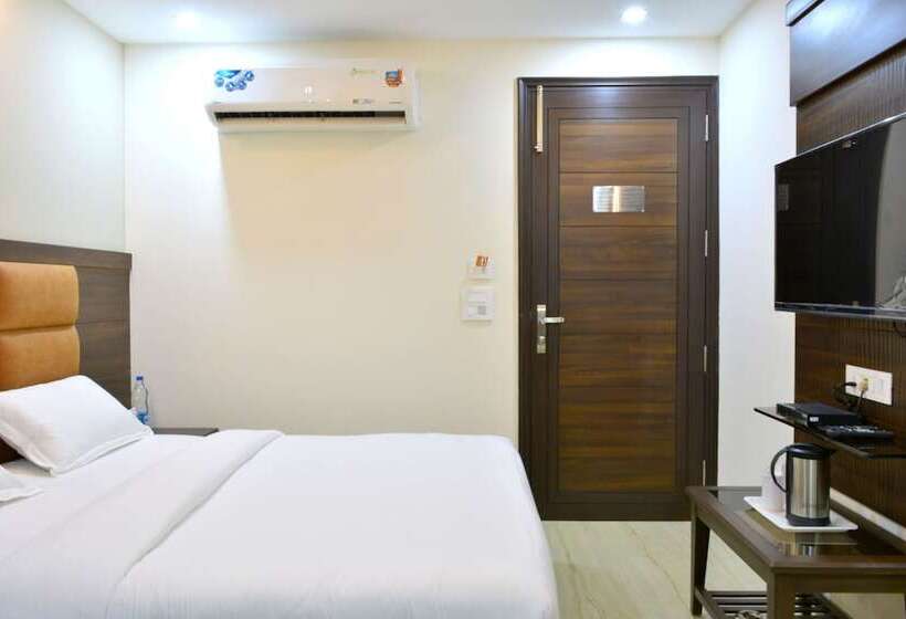 호텔 Tara Palace Daryaganj