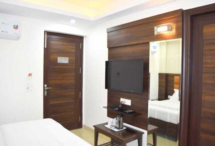 호텔 Tara Palace Daryaganj