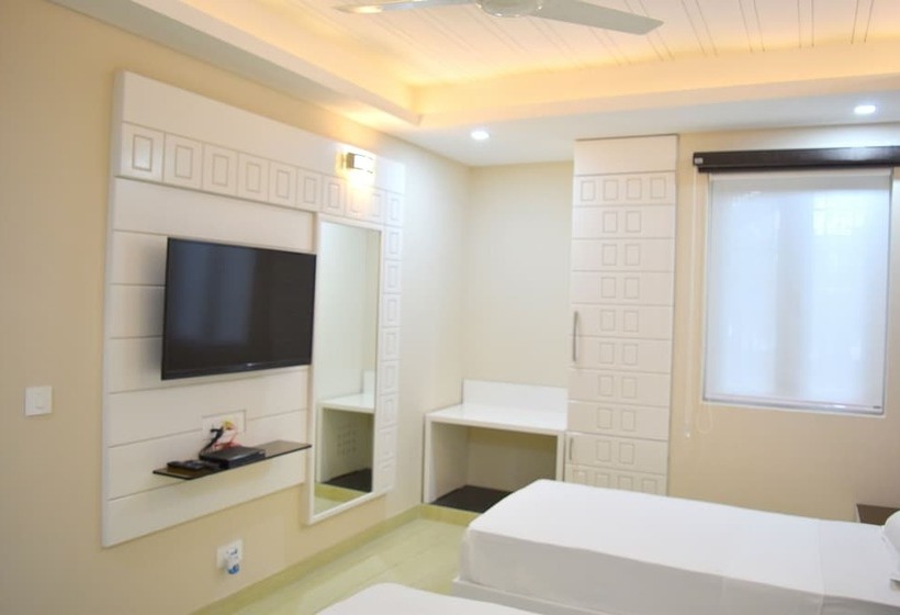 호텔 Tara Palace Daryaganj