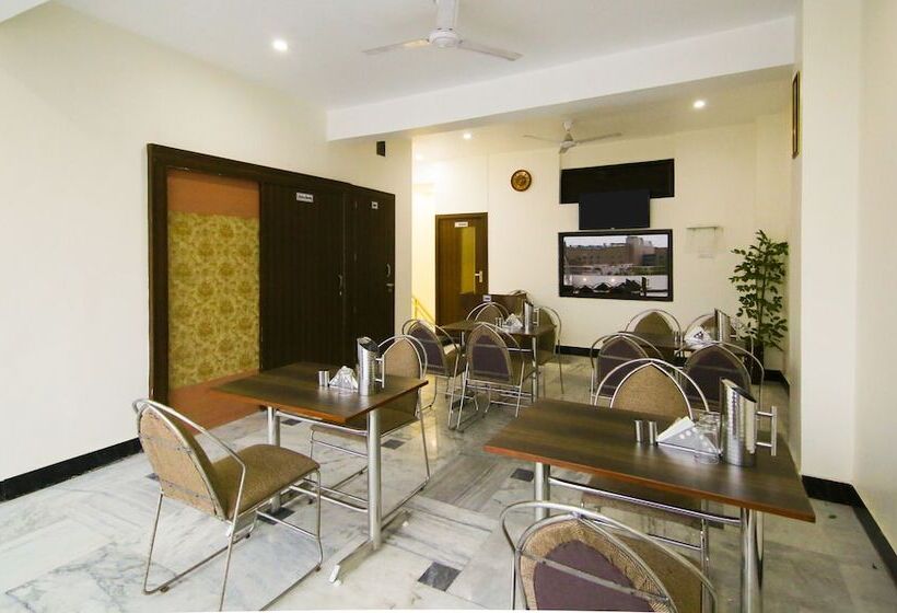 Отель Treebo The Vantage