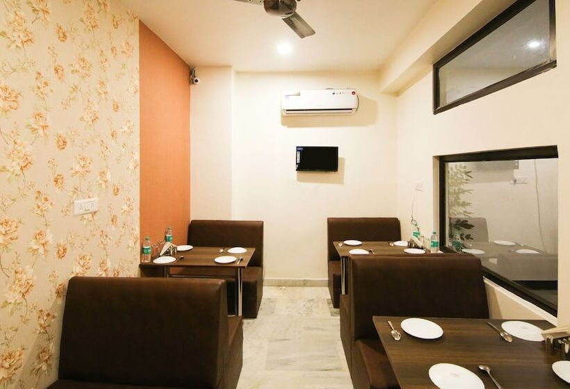 Отель Treebo The Vantage