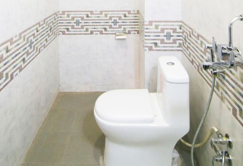 Отель Treebo The Vantage