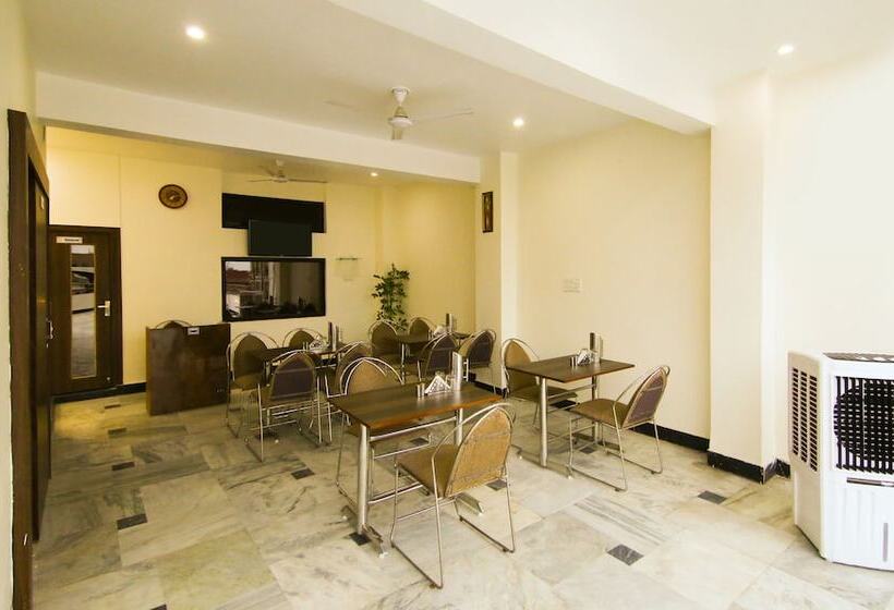 Отель Treebo The Vantage