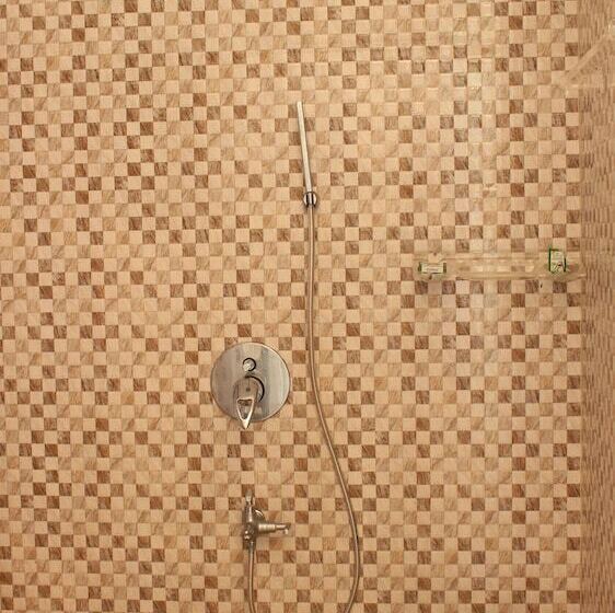 هتل True Blue Beach Resort,trivandrum