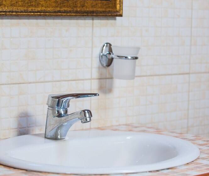 Kamares House Apartments & Studios