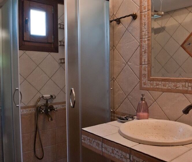 Kamares House Apartments & Studios