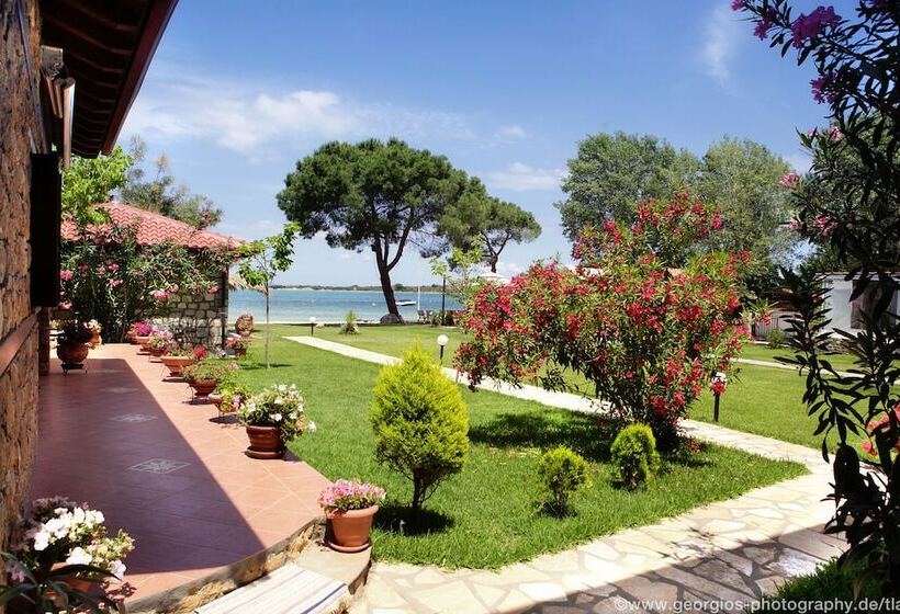 Kamares House Apartments & Studios