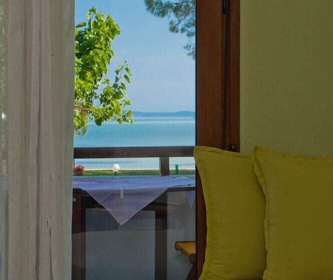 Kamares House Apartments & Studios