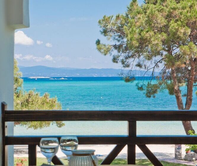 Kamares House Apartments & Studios