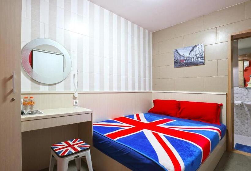 Kamariska Hostel