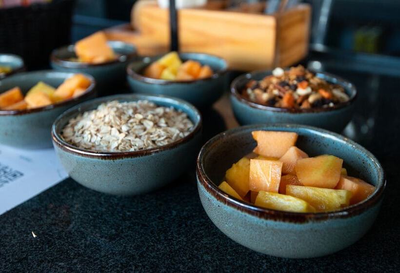 ユースホステル Mayan Monkey Los Cabos | Social