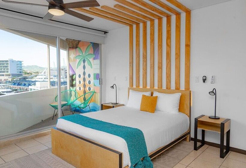 ユースホステル Mayan Monkey Los Cabos | Social