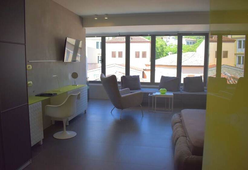 פנסיון 101 Adrianou Apartments