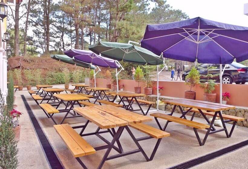 פנסיון Arc Residences