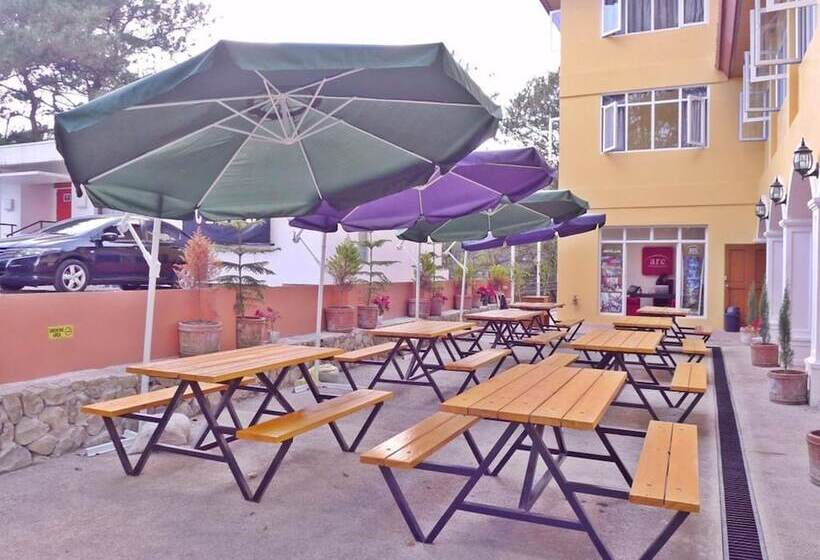 פנסיון Arc Residences