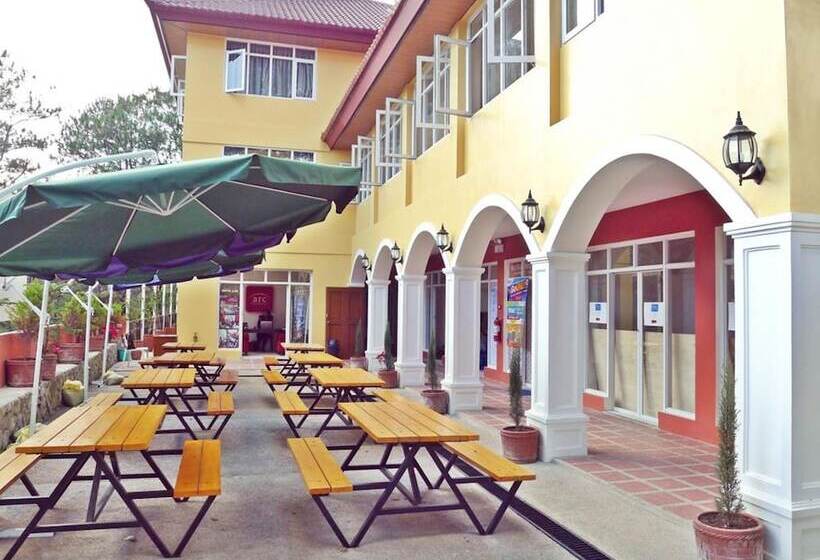 פנסיון Arc Residences