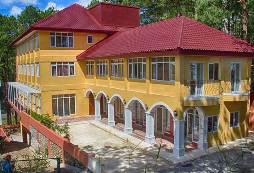 פנסיון Arc Residences