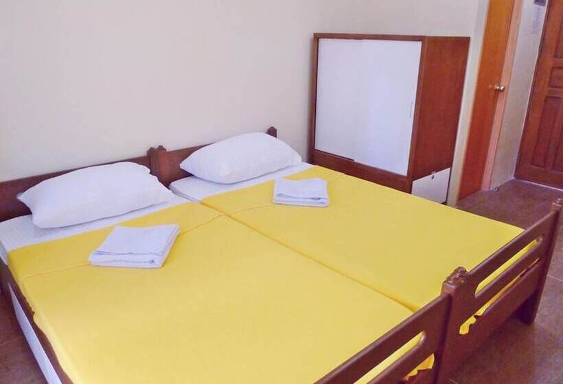 פנסיון Arc Residences