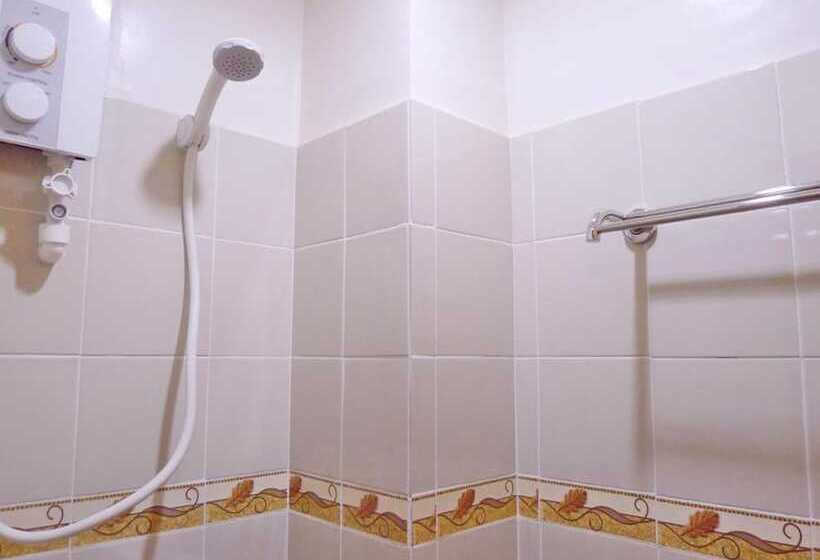 פנסיון Arc Residences