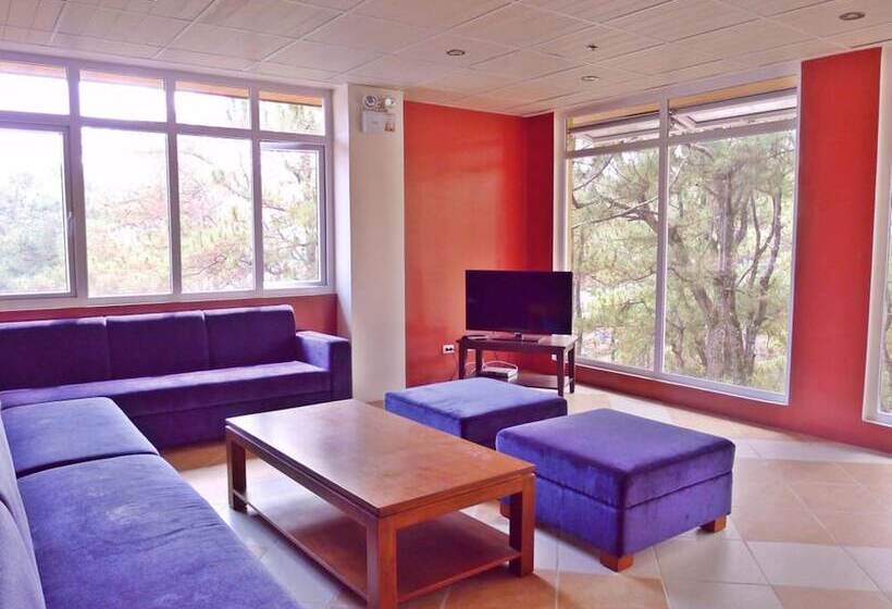 פנסיון Arc Residences