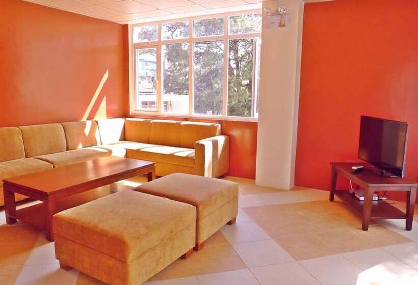 פנסיון Arc Residences