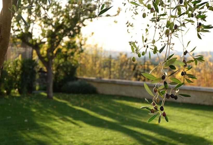 פנסיון La Rocca Guest House & Spa