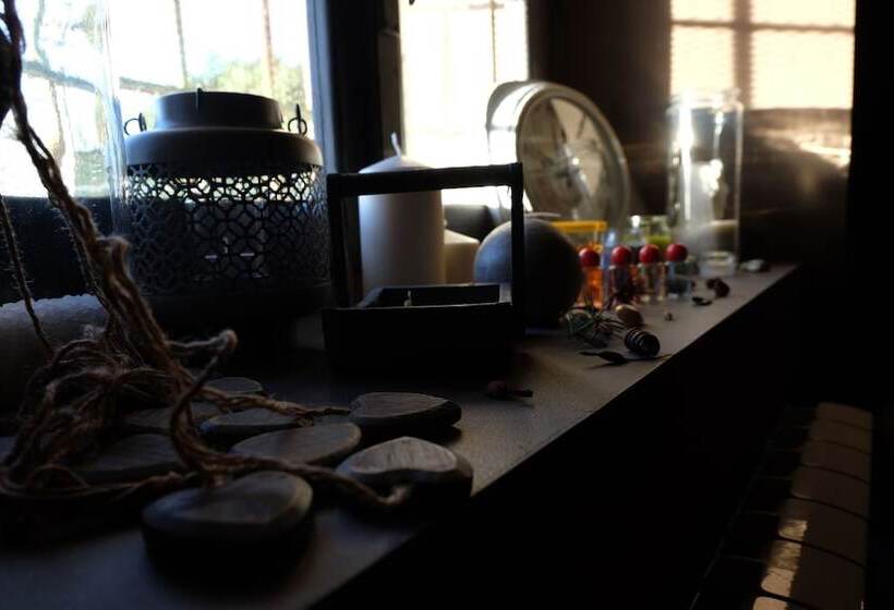 פנסיון La Rocca Guest House & Spa