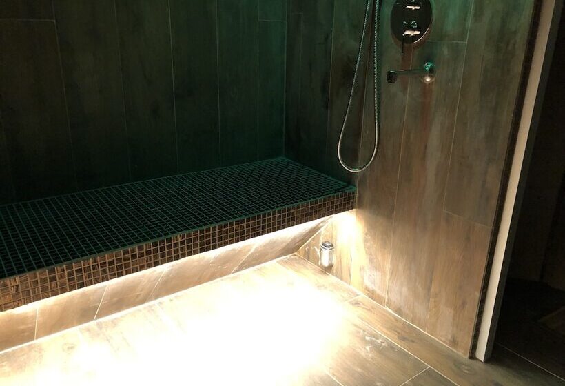 פנסיון La Rocca Guest House & Spa