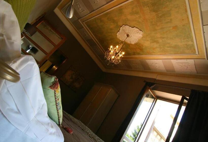 פנסיון La Rocca Guest House & Spa